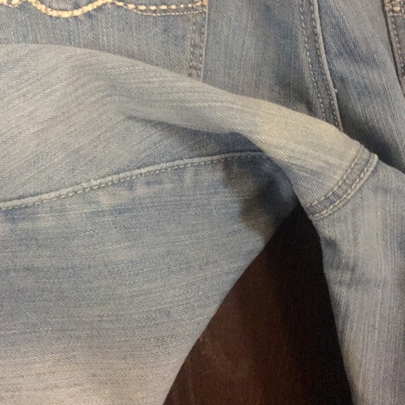 Light wash Straight Leg - Picture 5 of 5